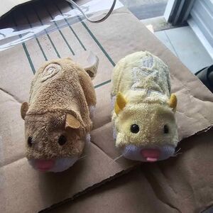 2 ZhuZhu Pets electronic hamsters